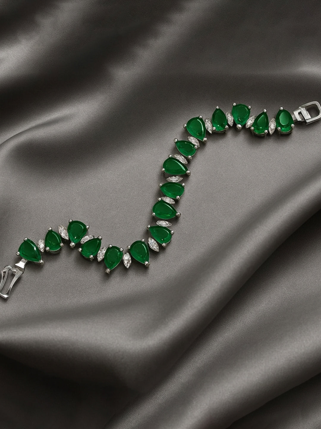 Silver Green Triangle-Cut Zircon Bracelet